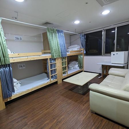 Hey Bear Capsule Hotel Taipei Exterior photo